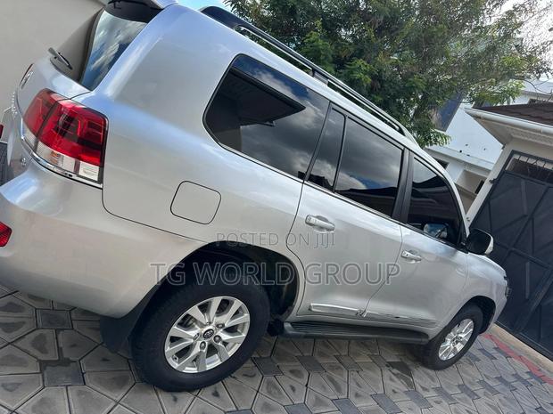 Toyota Land Cruiser 4.5 V8 VXR 2018 Silver