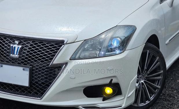 Toyota Crown 2013 White