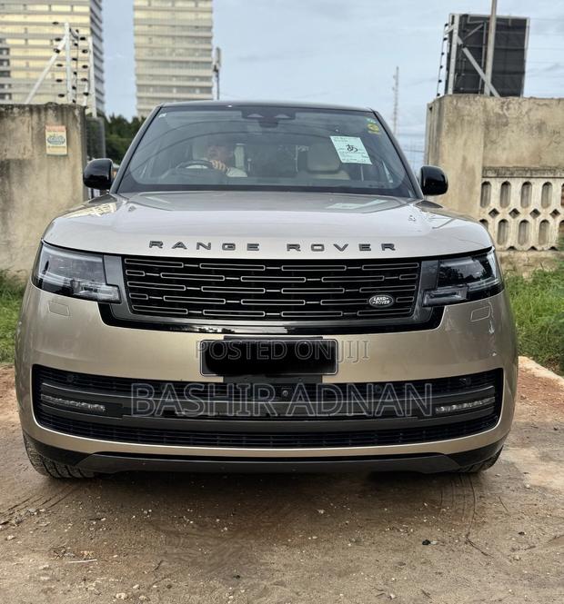 Land Rover Range Rover Vogue 2023 Gold