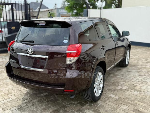 Toyota Vanguard 2010 Burgundy