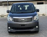Toyota Noah 2.0 143hp AWD (8 Seater) 2011 Gray for sale