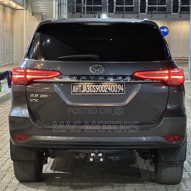 Toyota Fortuner 2.8 D AWD 2023 Gray