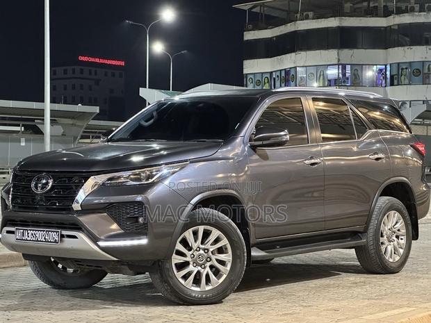 Toyota Fortuner 2.8 D AWD 2023 Gray