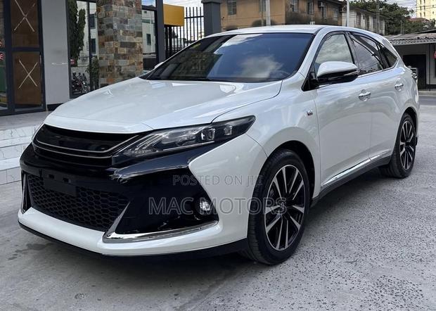 Toyota Harrier 2.0 2015 Off white