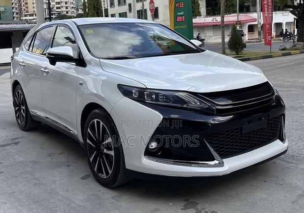 Toyota Harrier 2.0 2015 Off white