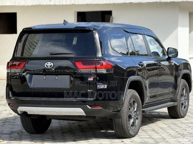 New Toyota Land Cruiser 2023 Matt Black