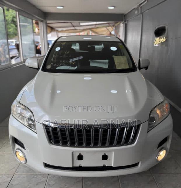 Toyota Vanguard 2009 White