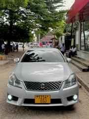 Toyota Crown 2010 Silver for sale