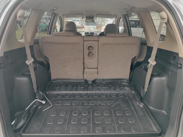 Toyota Vanguard 2008 Silver