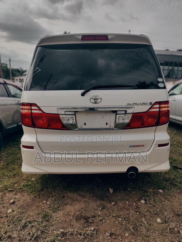Toyota Alphard 2.4 Petrol FWD 2005 White