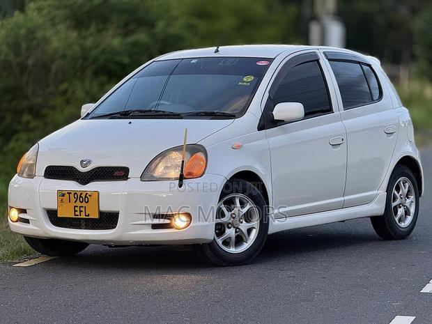 Toyota Vitz 1.3 FWD 5dr 2002 White