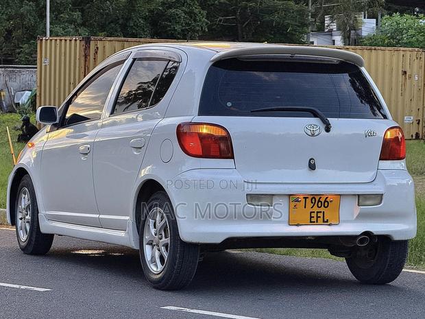 Toyota Vitz 1.3 FWD 5dr 2002 White