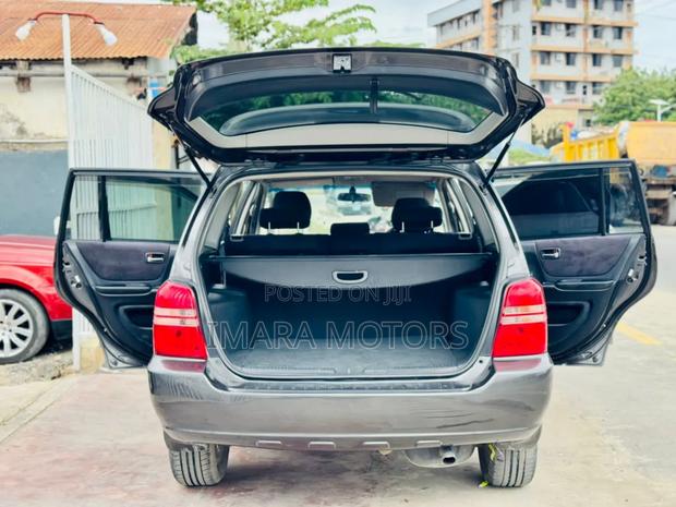Toyota Kluger 2004 Black
