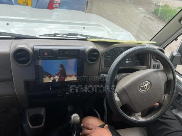 Toyota Land Cruiser 2015 White