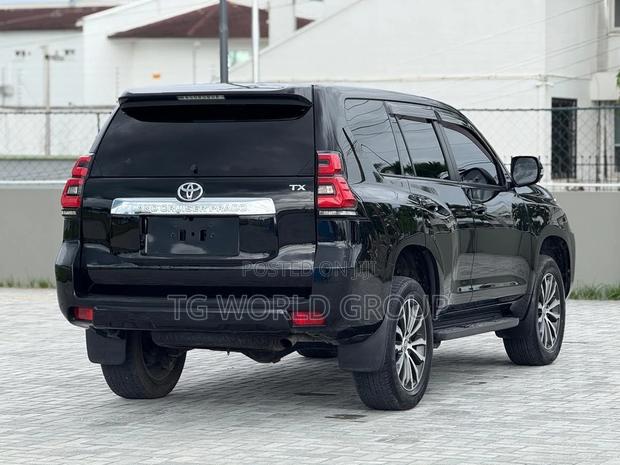 Toyota Land Cruiser Prado 2.7 2019 Black