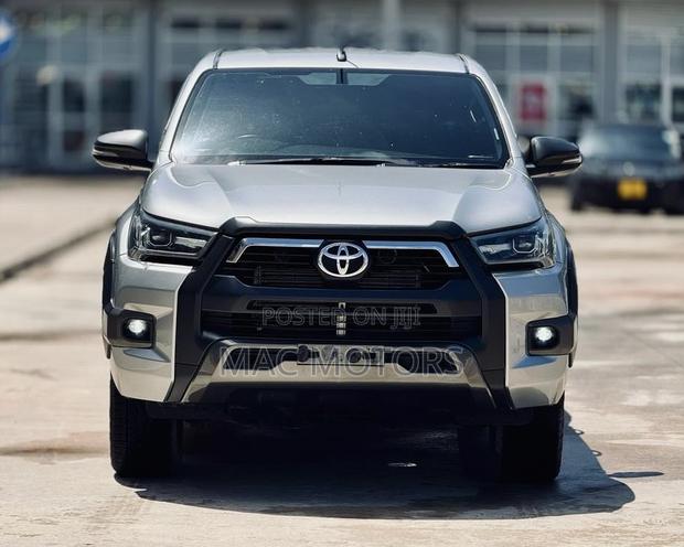 Toyota Hilux Revo Double Cab Deisel 2.8 AWD 2021 Silver