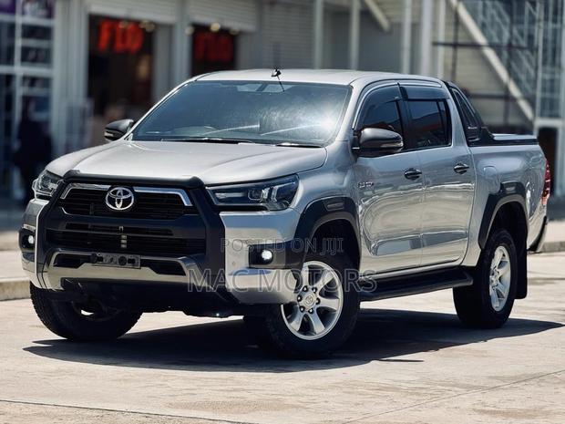 Toyota Hilux Revo Double Cab Deisel 2.8 AWD 2021 Silver