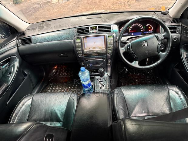 Toyota Crown Royale 2005 Black