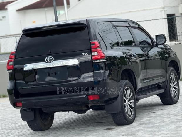 Toyota Land Cruiser Prado 2.7 2019 Black