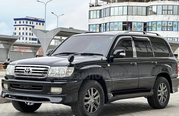 Toyota Land Cruiser 2000 Black