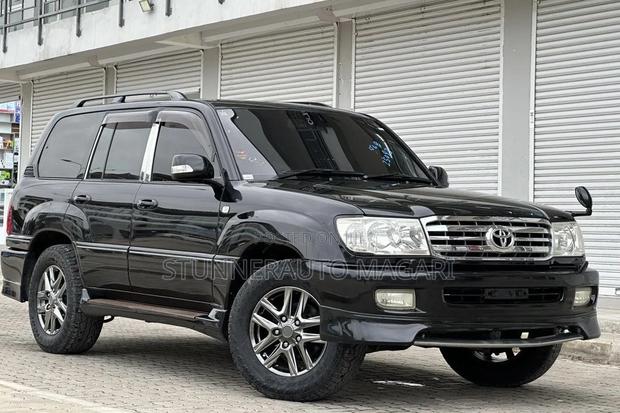 Toyota Land Cruiser 2000 Black