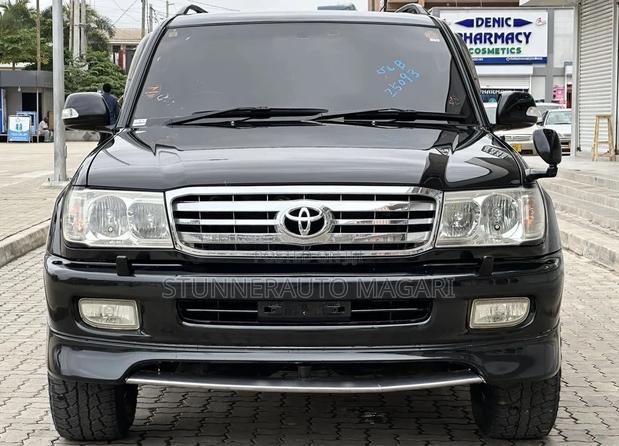 Toyota Land Cruiser 2000 Black