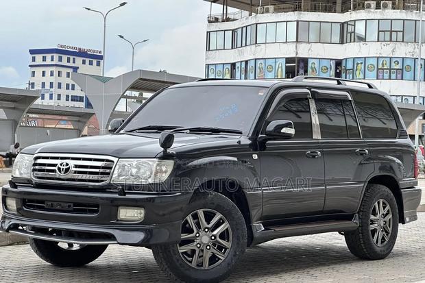 Toyota Land Cruiser 2000 Black