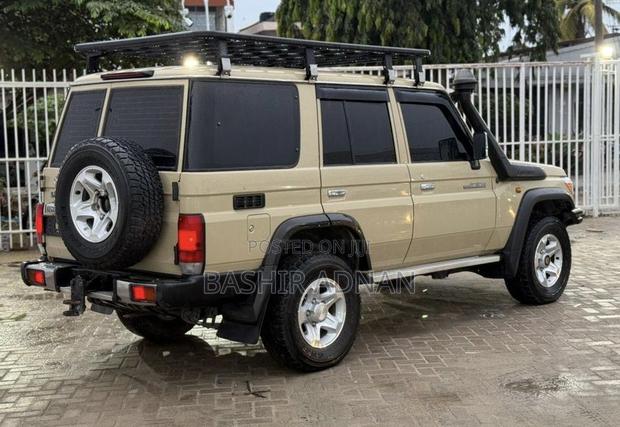 Toyota Land Cruiser 2015 Beige