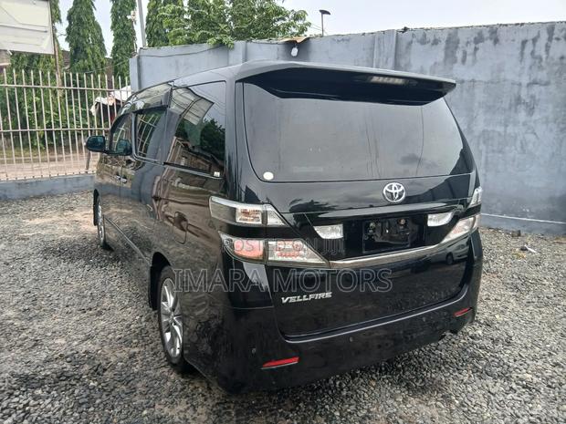 Toyota Vellfire 2010 Black