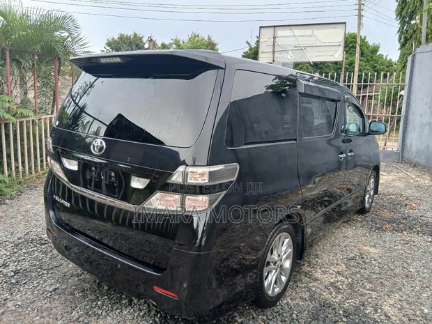 Toyota Vellfire 2010 Black