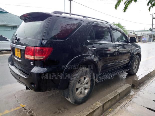 Toyota Fortuner 2.7 AWD 2009 Black