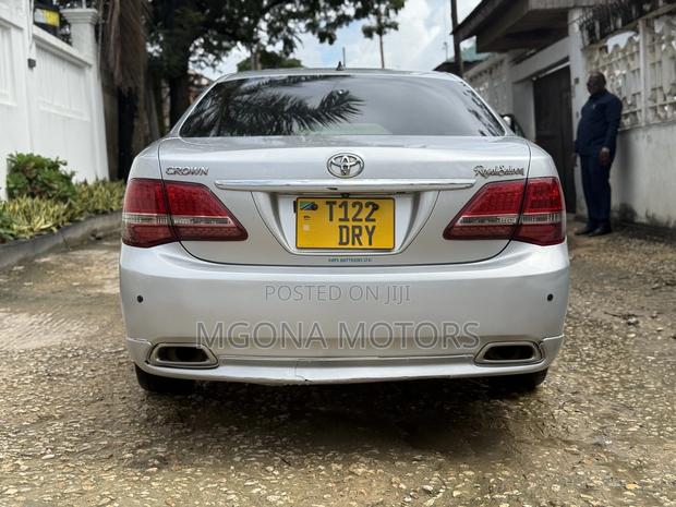 Toyota Crown 2009 Silver