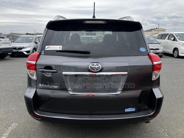 Toyota Vanguard 2013 Gray