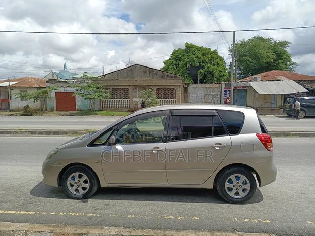 Toyota Corolla Spacio 1.8 S Aero Tourer 2WD 2005 Beige