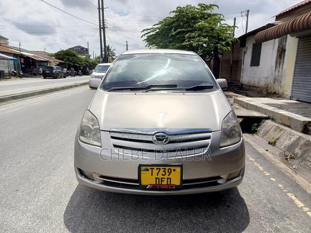 Toyota Corolla Spacio 1.8 S Aero Tourer 2WD 2005 Beige