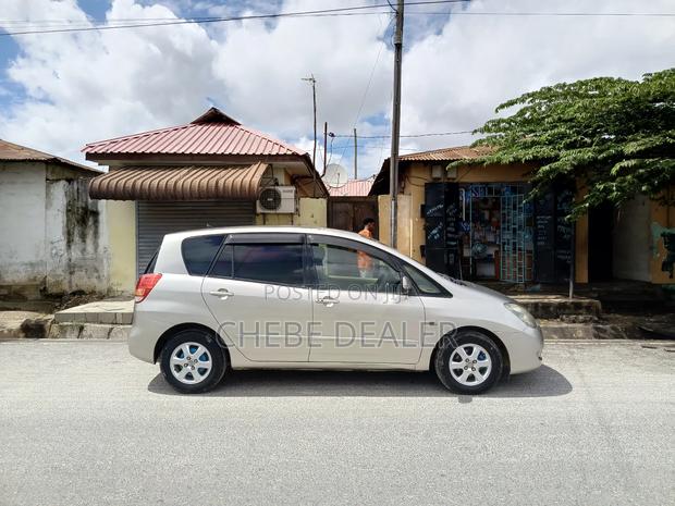 Toyota Corolla Spacio 1.8 S Aero Tourer 2WD 2005 Beige