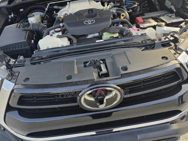 Toyota Hilux 2021 Black