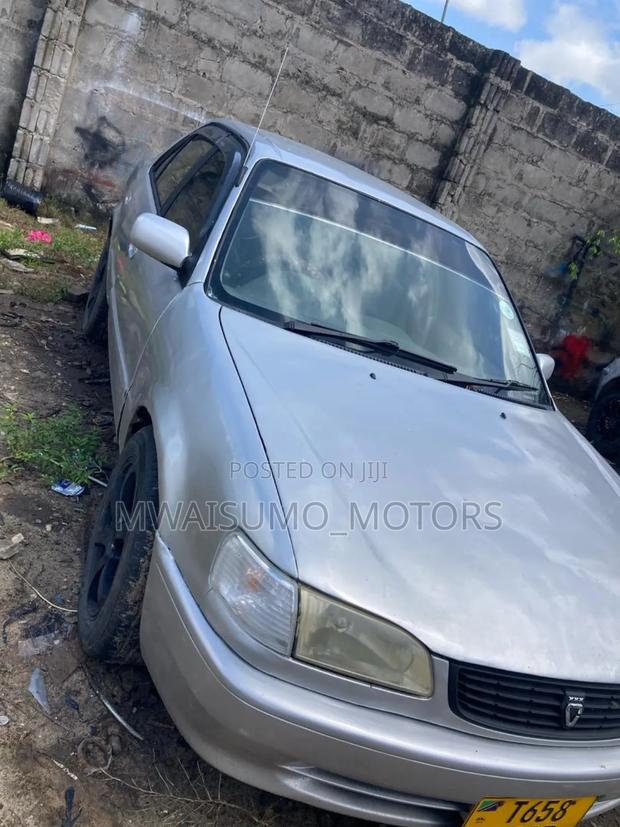 Toyota Corolla 1998 Silver