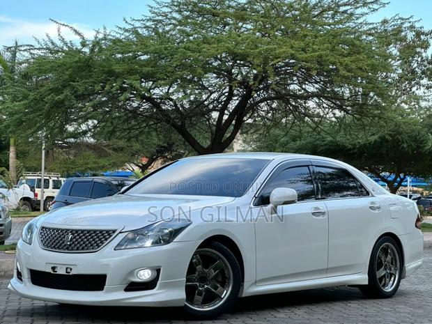 Toyota Crown 2009 Pearl