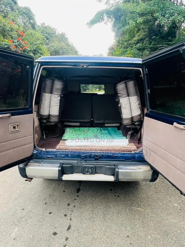 Toyota Land Cruiser 2004 Blue