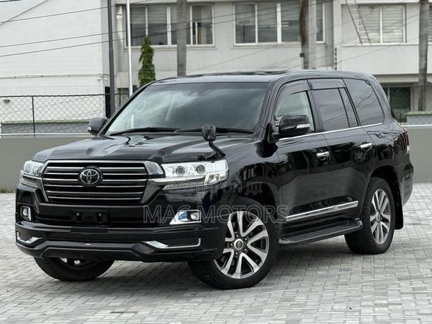 Toyota Land Cruiser 4.6 V8 ZX 2016 Black