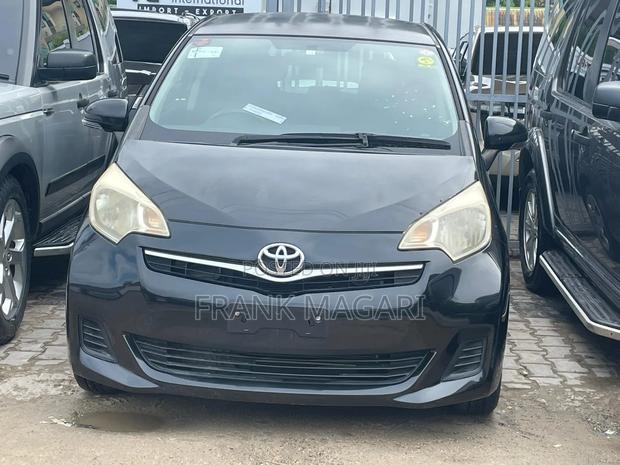 Toyota Ractis 1.5 AWD 2012 Black