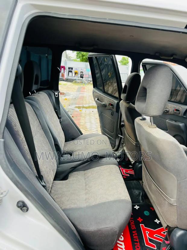 Toyota RAV4 1999 Pearl