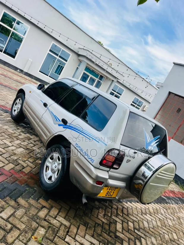 Toyota RAV4 1999 Pearl