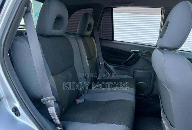 Toyota RAV4 Automatic 2003 Silver