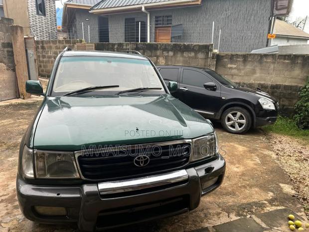 Toyota Land Cruiser 2005 Green