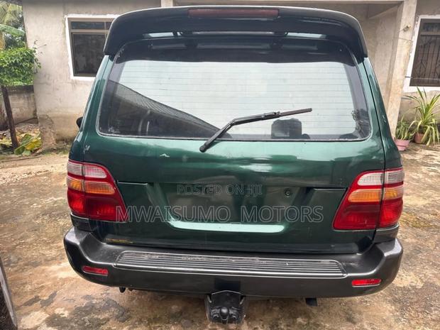 Toyota Land Cruiser 2005 Green