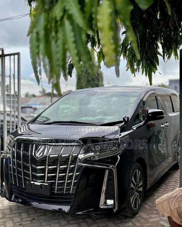 Toyota Alphard 2.5 Hybrid AWD 2019 Black