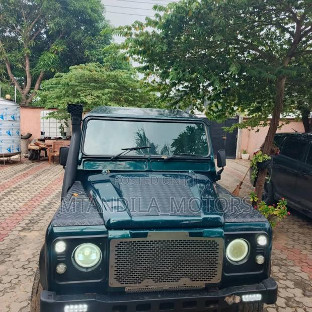 Land Rover Defender Puma 90 SW 2011 Blue