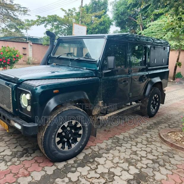 Land Rover Defender Puma 90 SW 2011 Blue